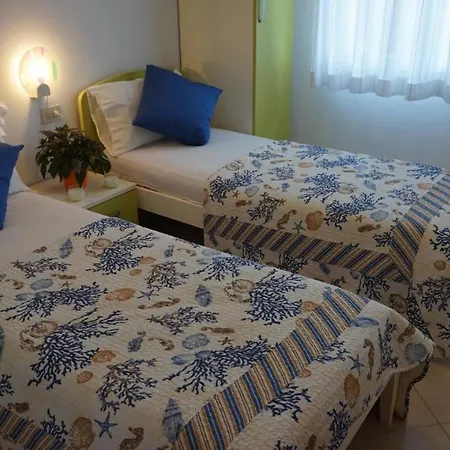 Apartamento Fantastic Flat In A Quiet With Terrace In Lignano Pineta Lignano Sabbiadoro
